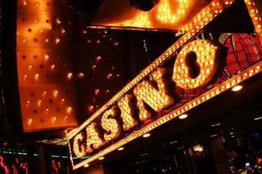 skor 7 Free Play lobby showing live blackjack and roulette table options